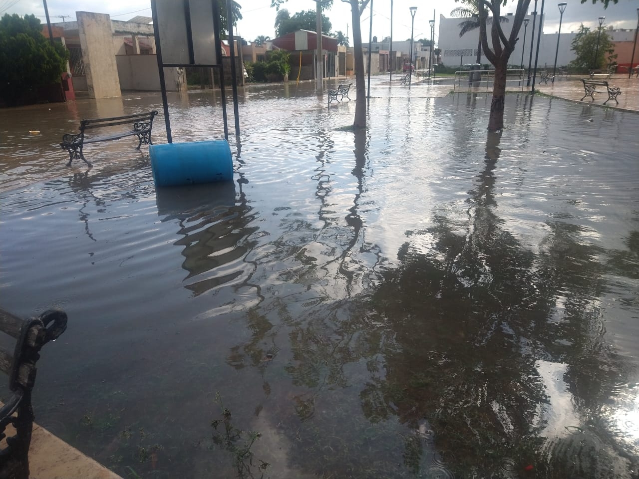 Alcalde Pedro Couoh engaña a pobladores de Tizimín; construyó pozos, pero continúan las inundaciones