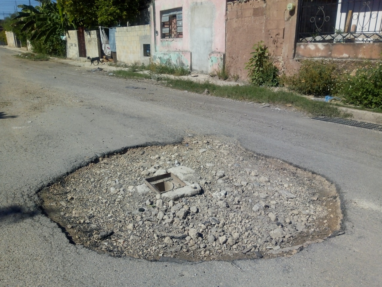 ¿Baches o cráteres? Continúa el mal estado de las calles en Kanasín