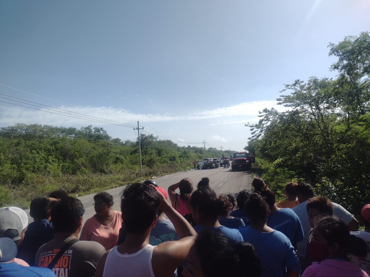 Vuelca tráiler en la carretera Champotón-Sabancuy; hay muertos y heridos