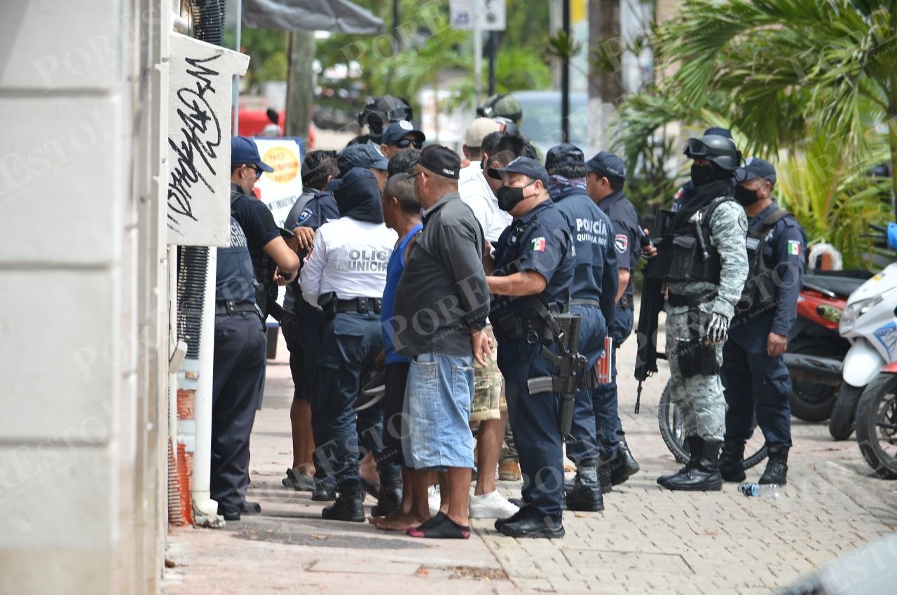 Aseguran dos establecimientos en Cozumel por presunto narcomenudeo