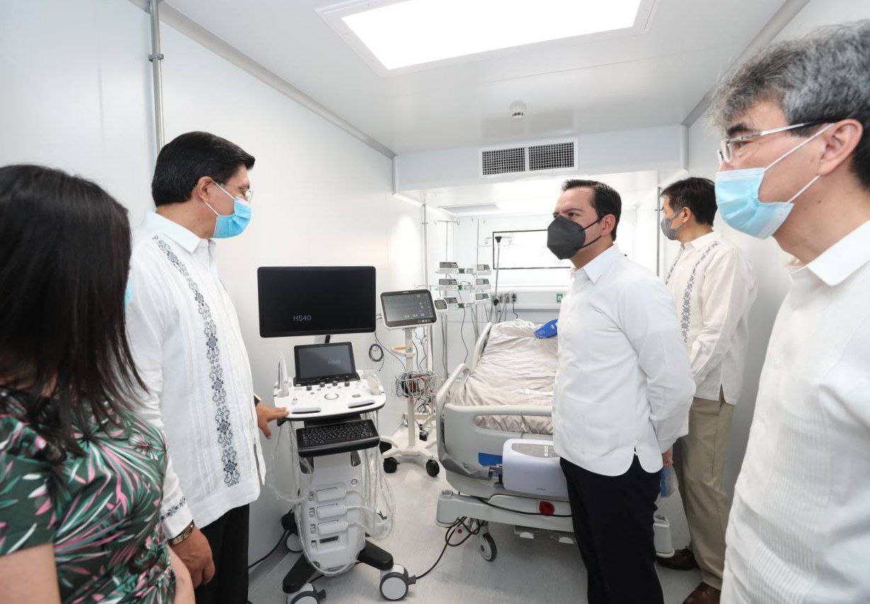 Mauricio Vila entrega Unidad de Atención de Pacientes Críticos del Hospital O'Horán en Mérida