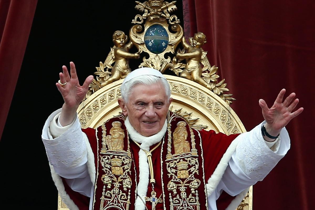 Benedicto XVI "está muy enfermo", revela el Papa Francisco