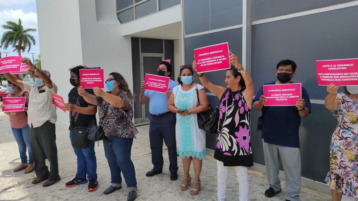 Católicos de Campeche protestan por la tipificación de la violencia simbólica