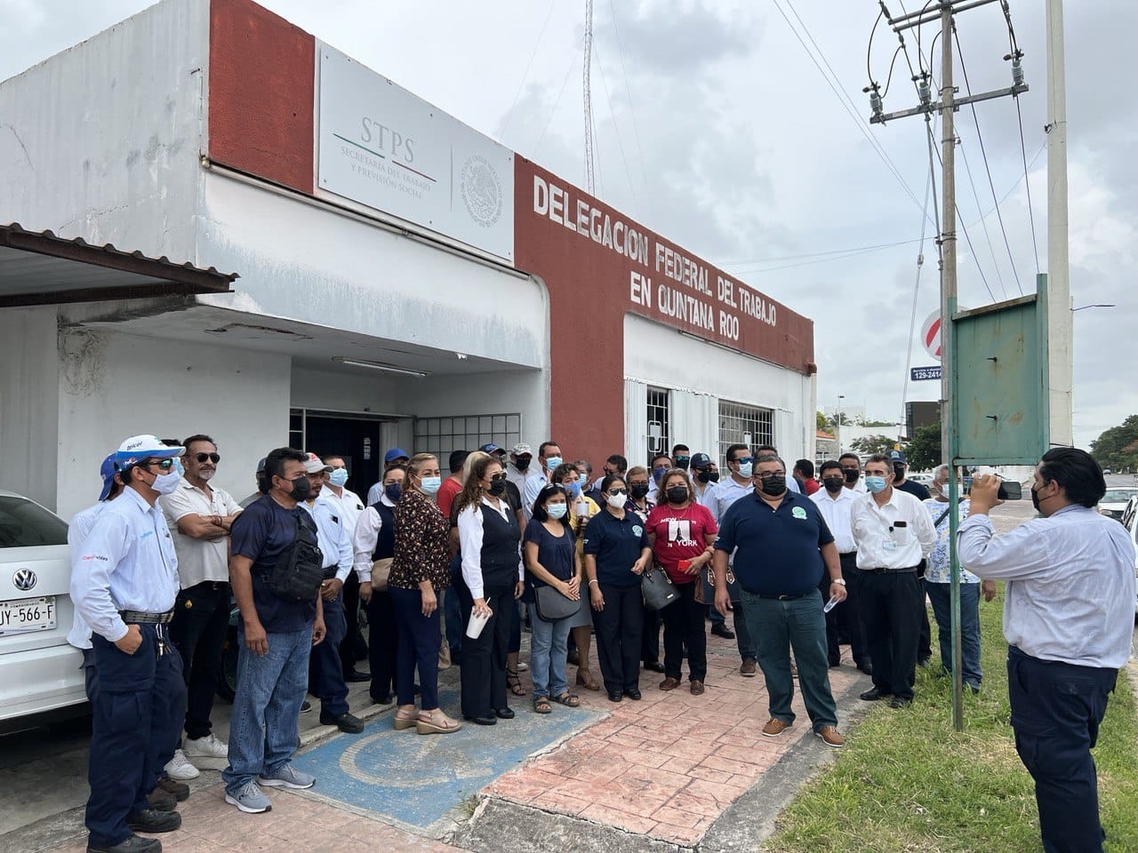 Telefonistas de Chetumal exigen a Telmex mantener jubilaciones