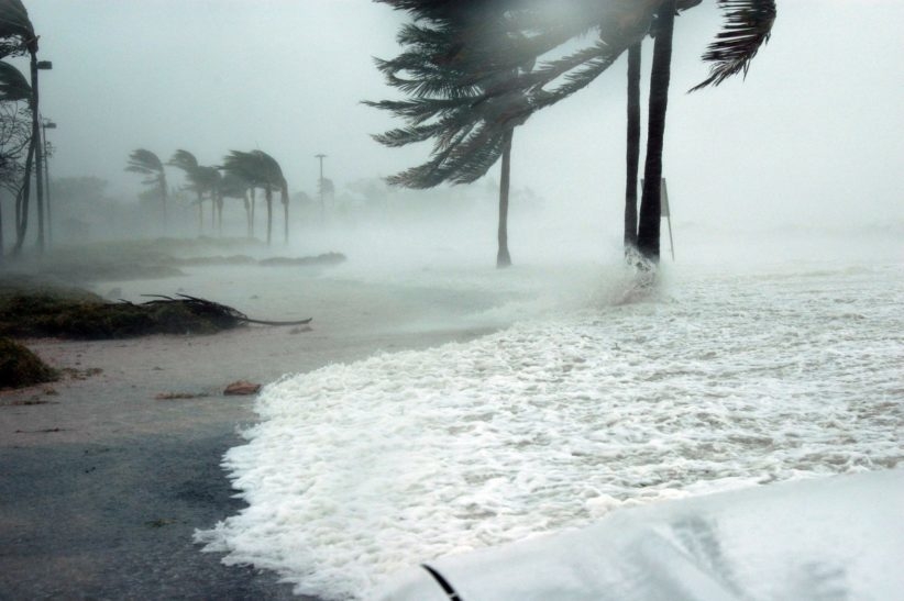 Estelle se intensifica a Huracán categoría 1 y provocará lluvias intensas en 5 estados