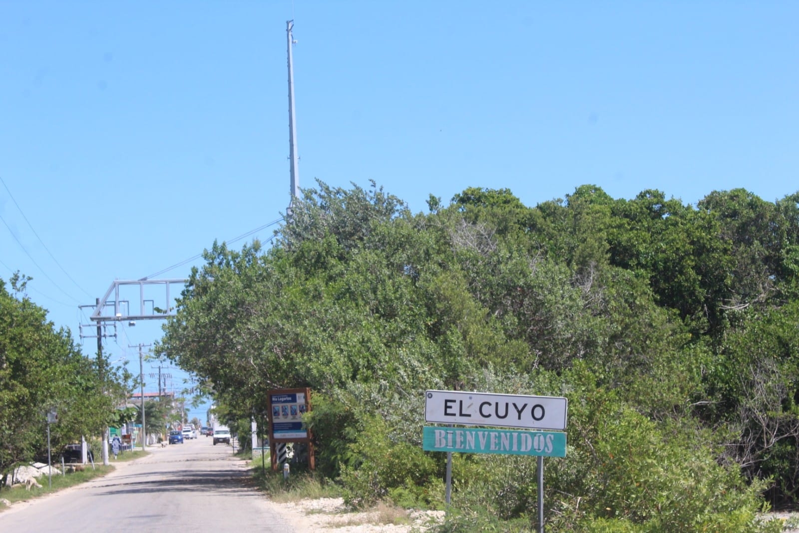 El Cuyo se sitúa al extremo Noreste de Yucatán y cuenta con una población de aproximadamente 3 mil personas
