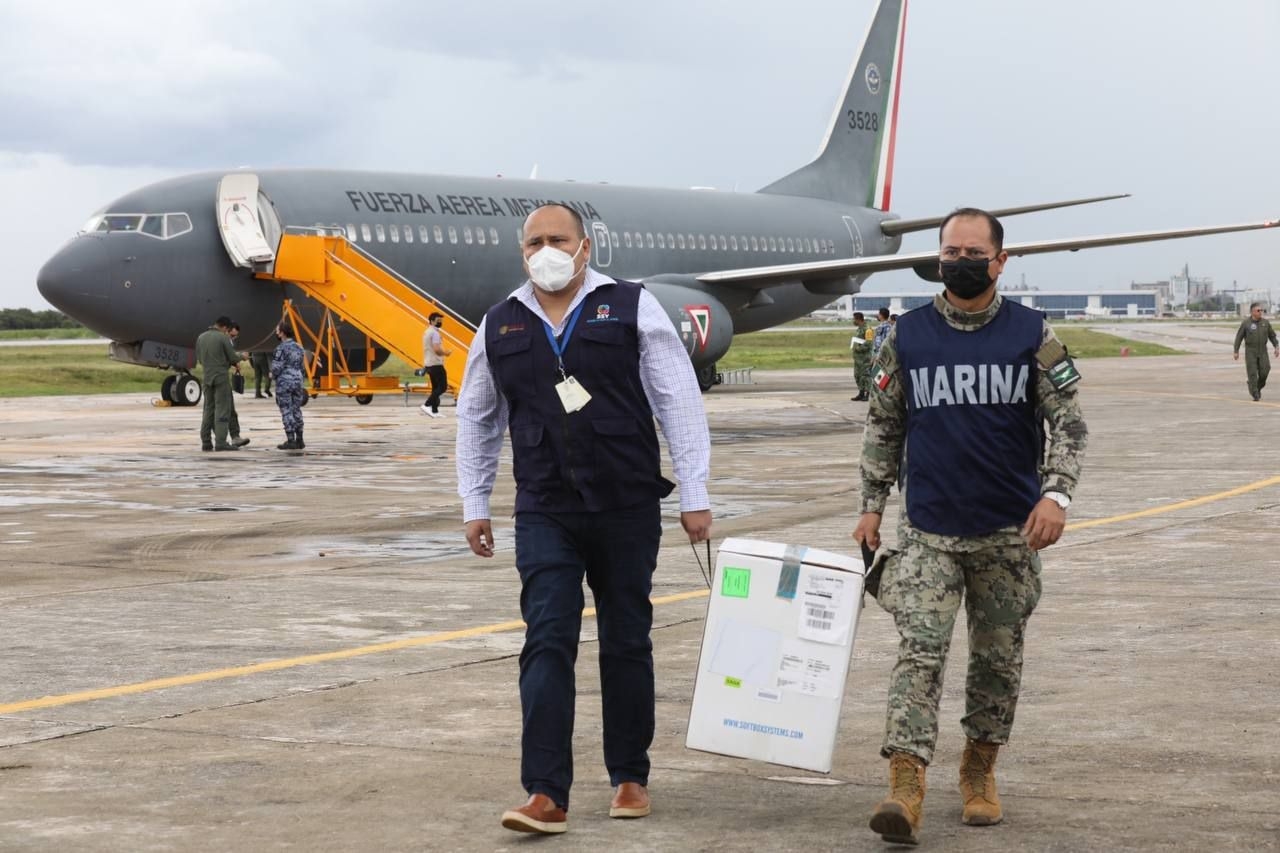 La SSY estuvo presente en la entrega y traslado de las vacunas de Pfizer-BioNTech que llegaron a Mérida desde la Ciudad de México