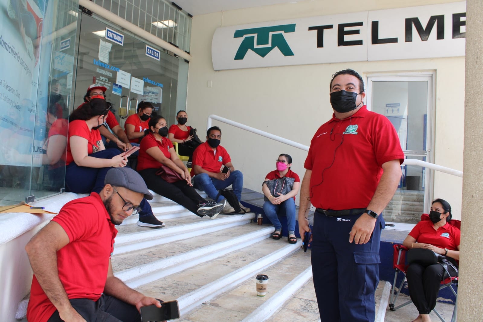 Los servicios no se suspendieron en las oficinas de Telmex Campeche, trabajadores de confianza están en labores