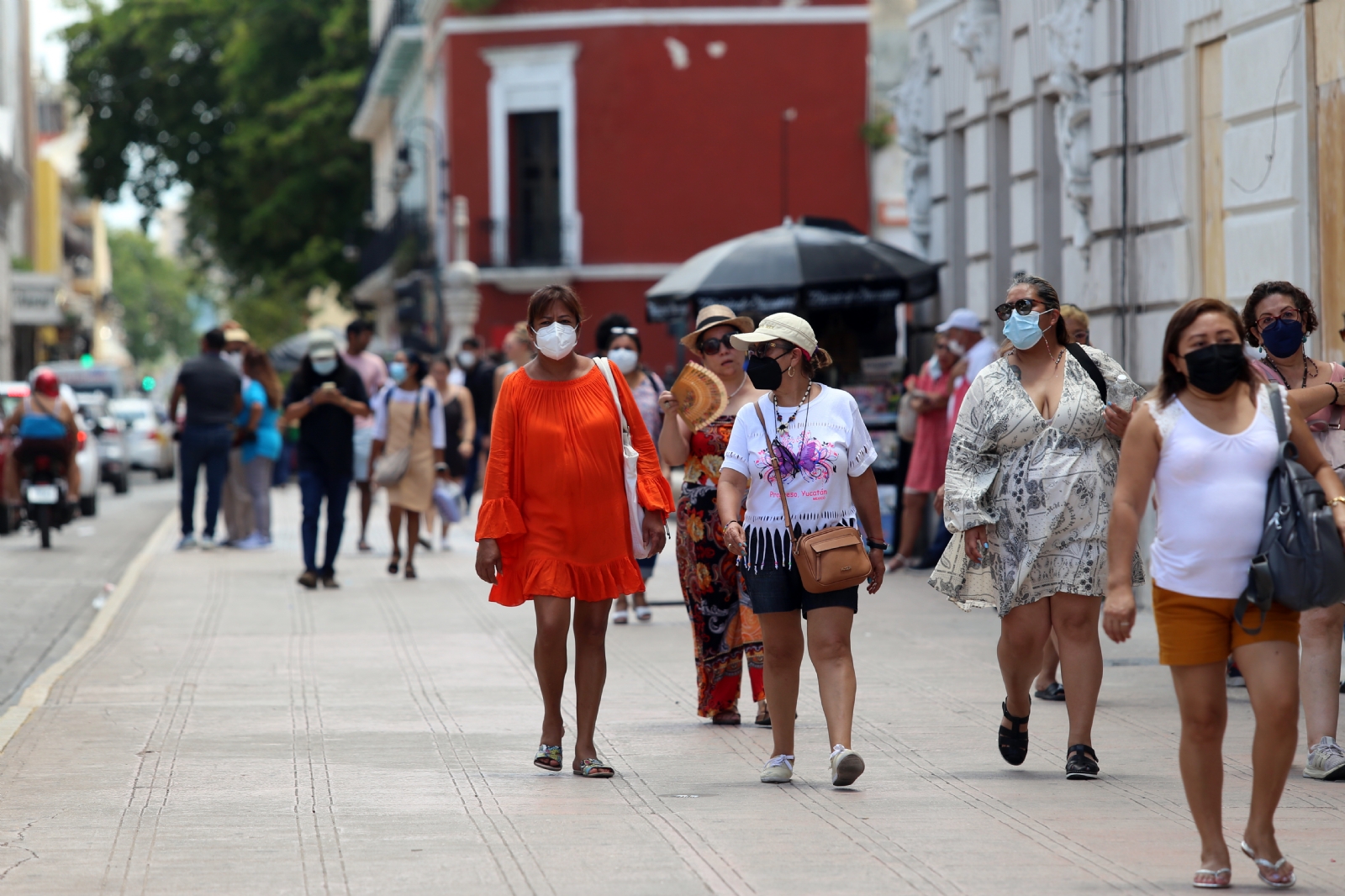 Reportan 594 nuevos contagios y dos muertes por COVID-19 en Yucatán este martes