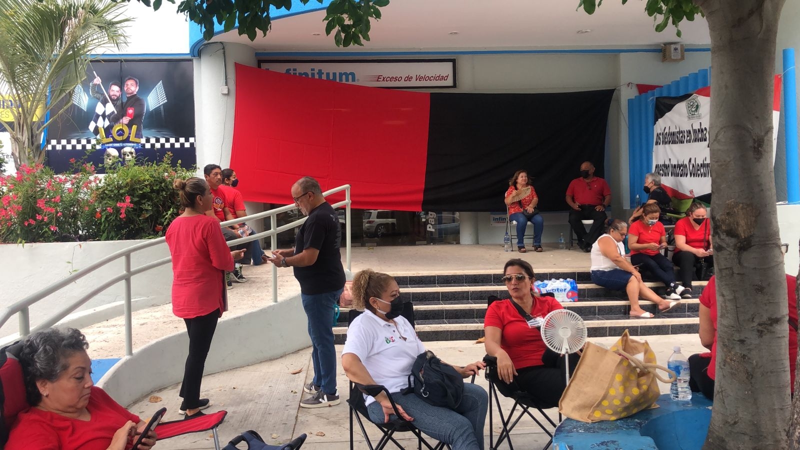 Telefonistas de Cancún esperan acuerdos en las negociaciones con Telmex: VIDEO