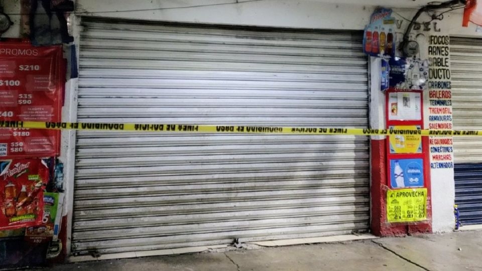 El homicidio ocurrió al exterior de una tienda de abarrotes, cuando dos hombres les dispararon a un cliente
