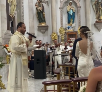Un padre dedicó 'Mi Razón de Ser' de la Banda MS en una boda a la nueva pareja de casados