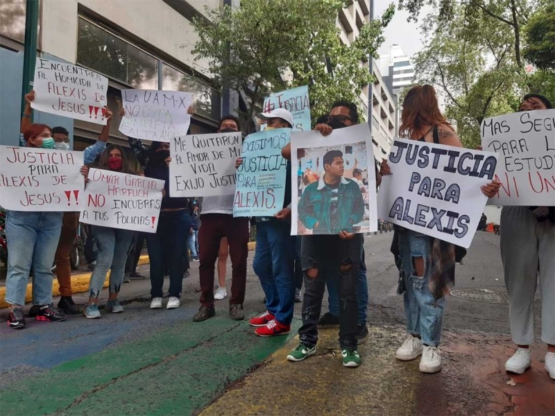 Familiares de Alexis, joven asesinado de la UAM, piden justicia a las autoridades con manifestación
