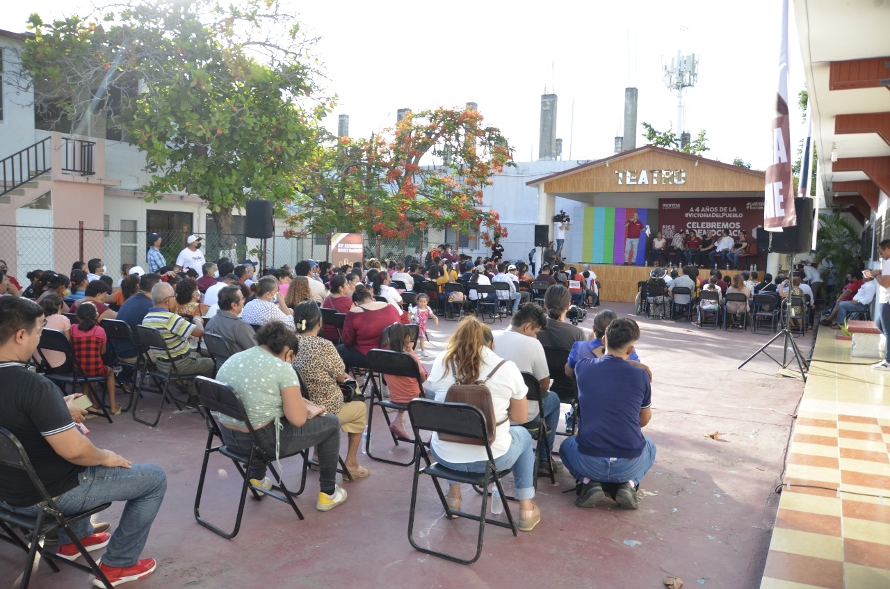 Reunión entre simpatizantes de Morena en Ciudad del Carmen. Foto; Gerardo Can Dzib