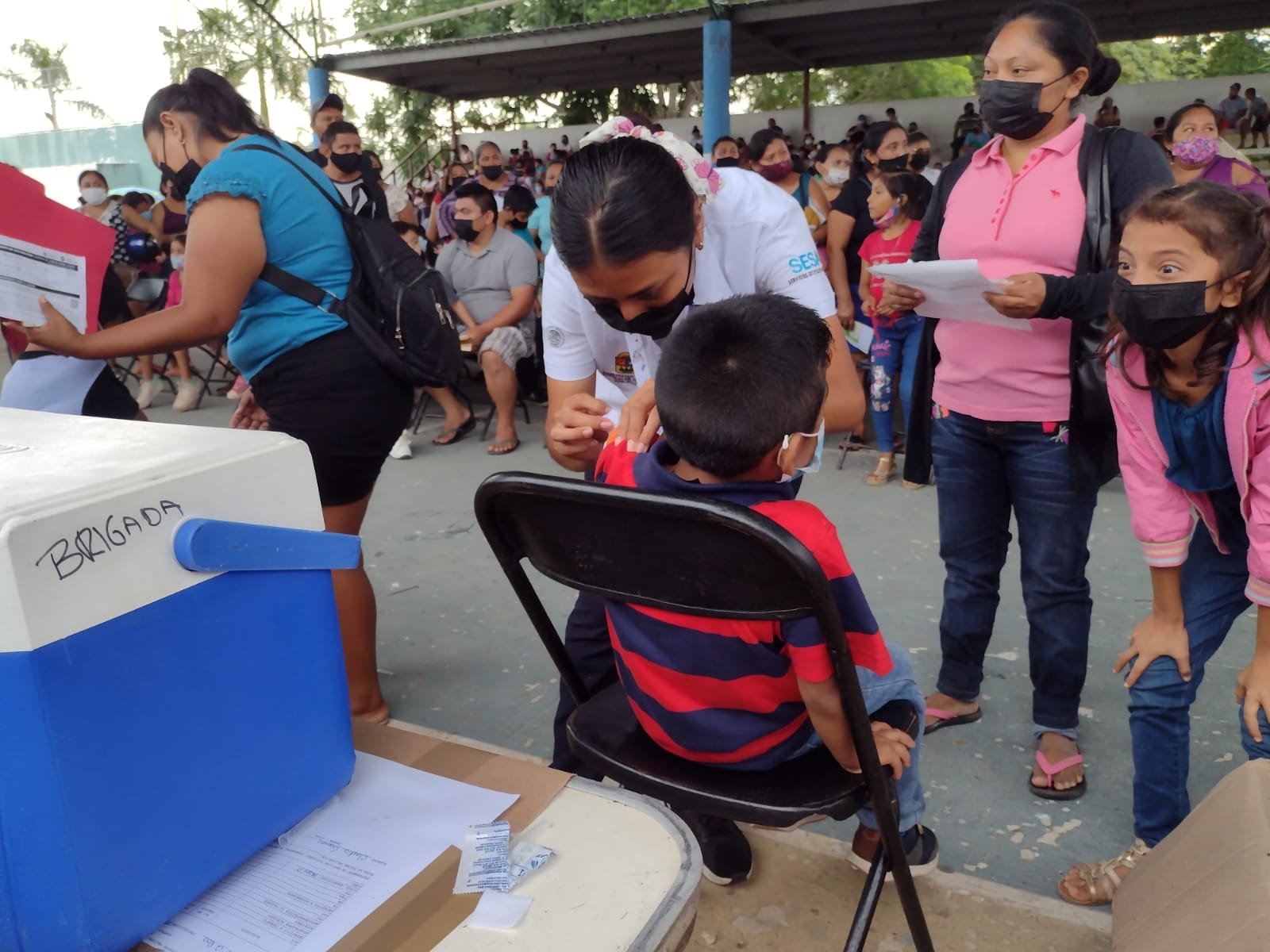 Niños de cinco a 11 años en Playa del Carmen y Cozumel se quedan sin vacuna anticovid