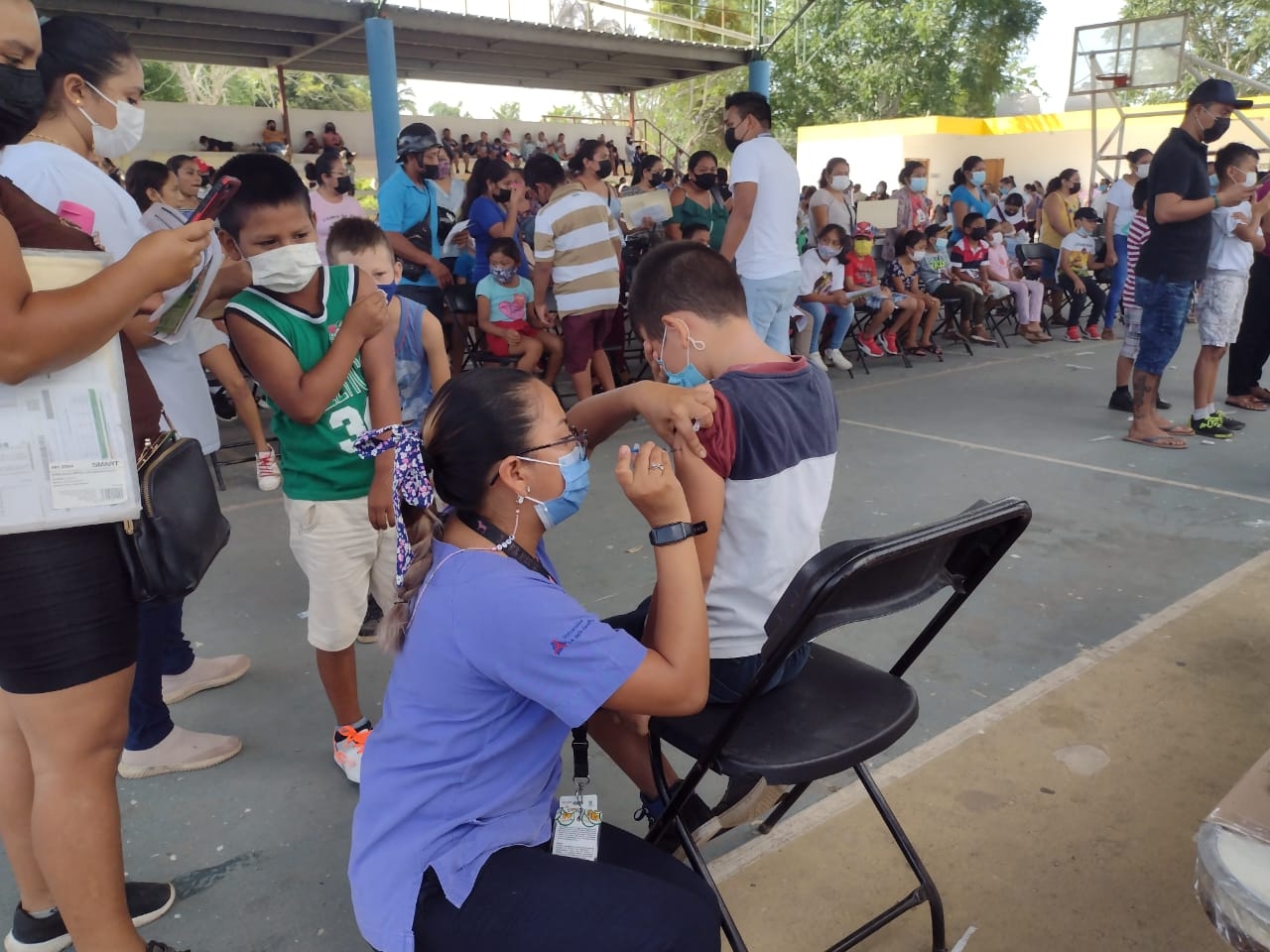 300 menores reciben la vacuna anticovid en la Región 96 de Cancún: VIDEO