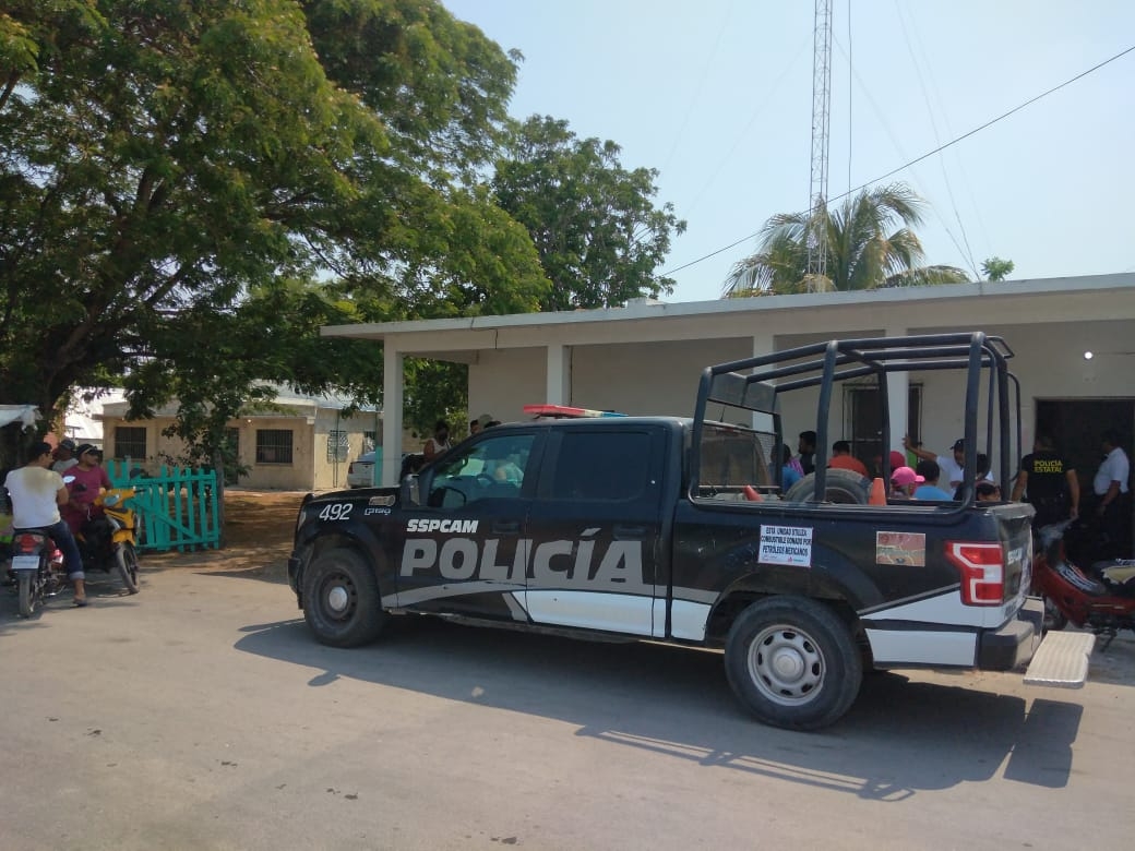 Autoridades recuperaron un cayuco con reporte de robo en Sabancuy