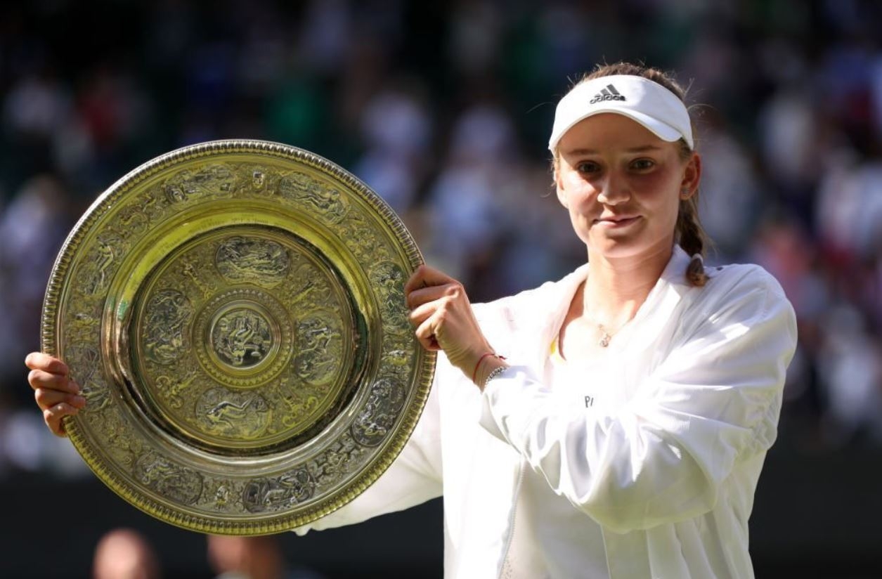 Elena Rybakina se corona como la nueva reina de Wimbledon