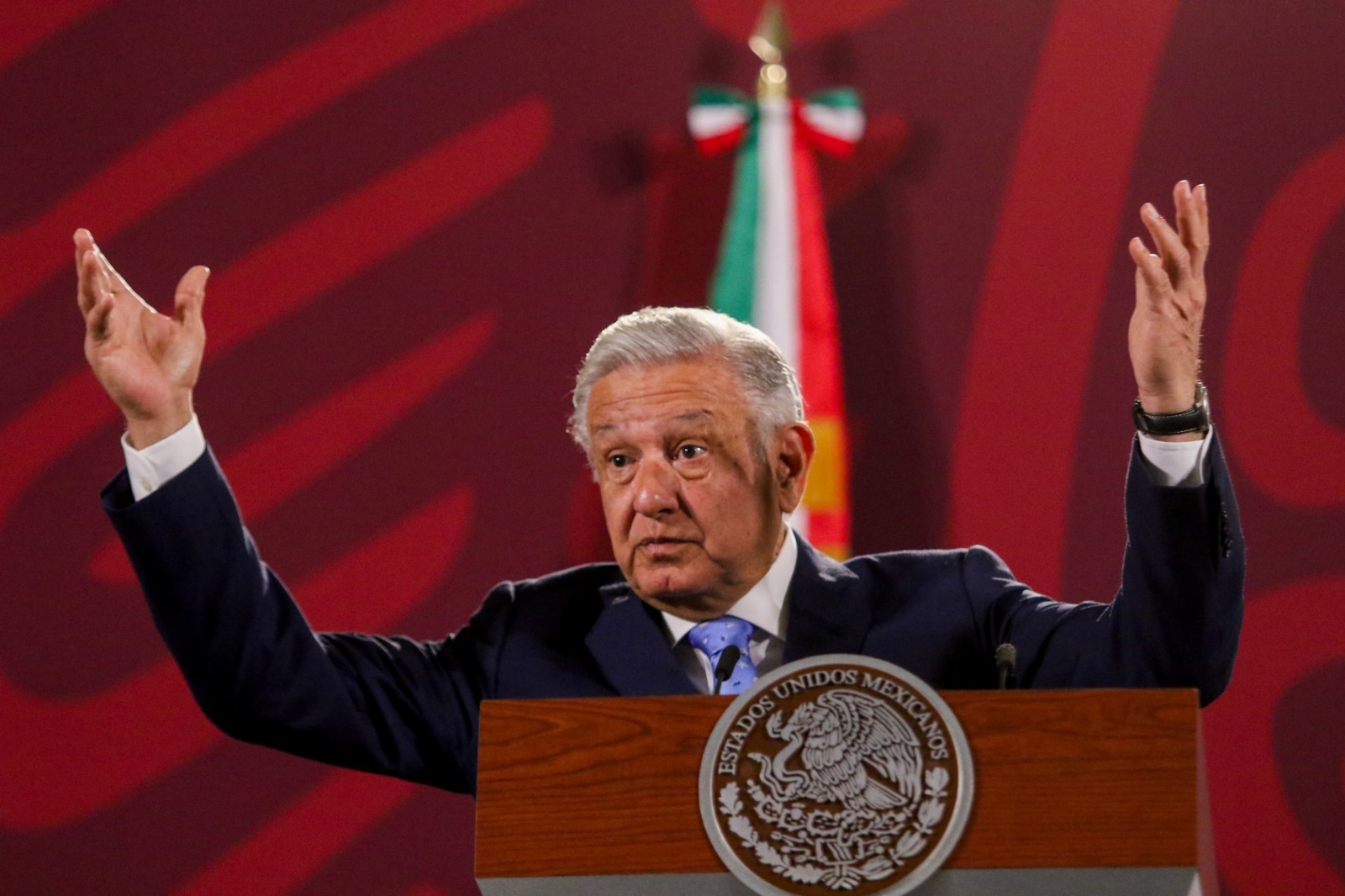 AMLO pide investigar finanzas y presunta corrupción del futbol mexicano