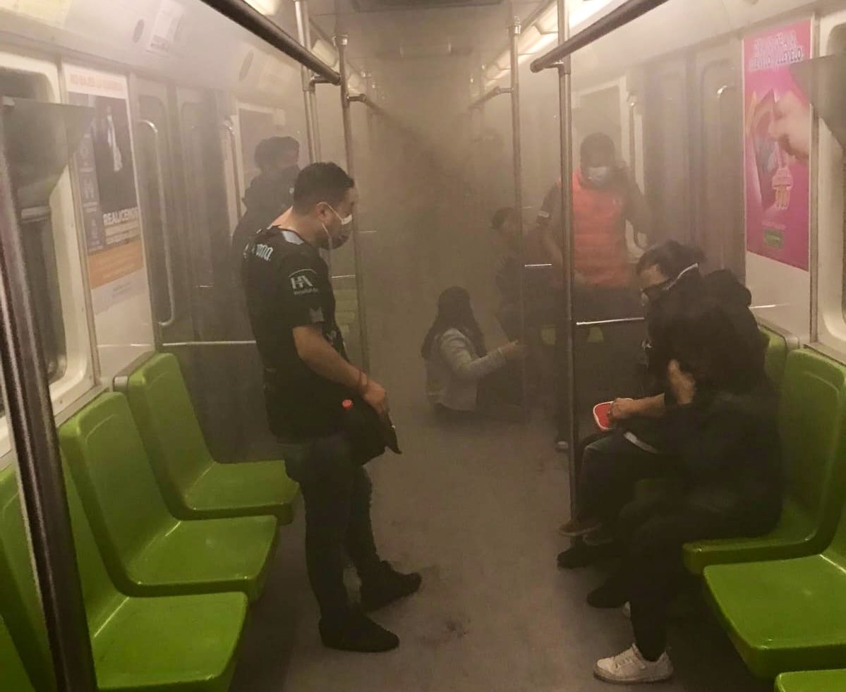 ¿Se quema el Metro? Reportan humo en la Línea 7 de la CDMX