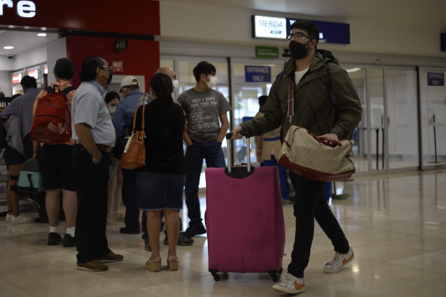 Vuelo de Viva Aerobus llega con retraso al aeropuerto de Mérida