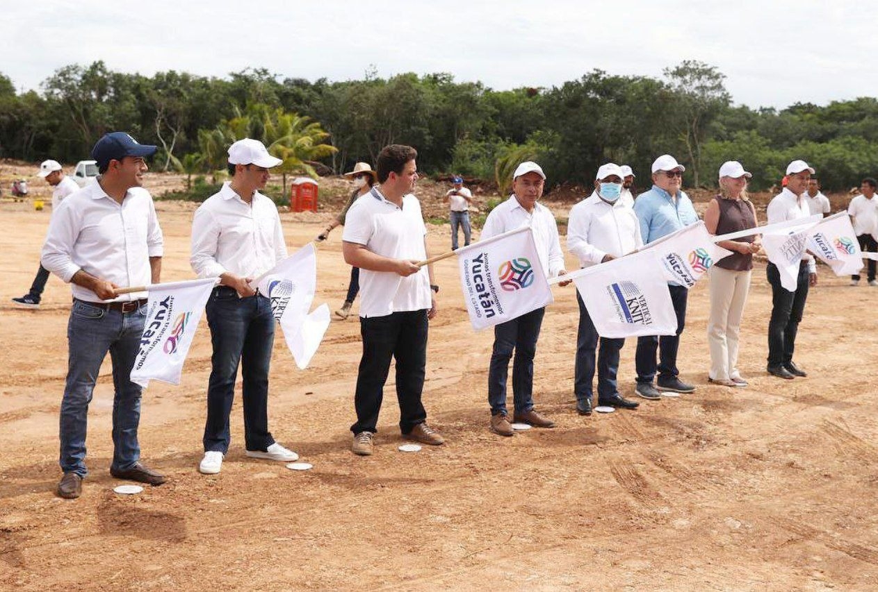 Mauricio Vila busca generar nuevos empleos con una nueva fábrica de Vertical Knits en Peto, Yucatán