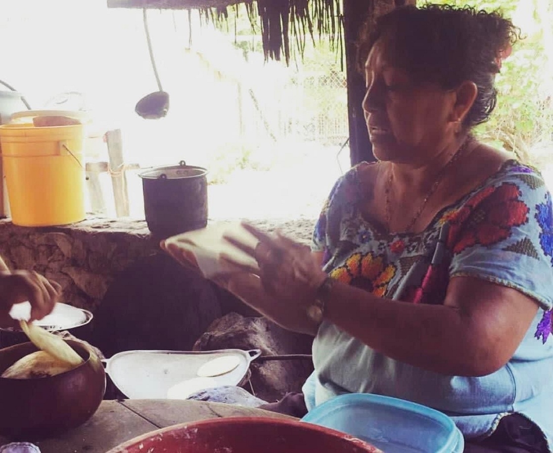Cocinera de la Zona Maya de Quintana Roo llega a 'Los Pinos' con un platillo regional