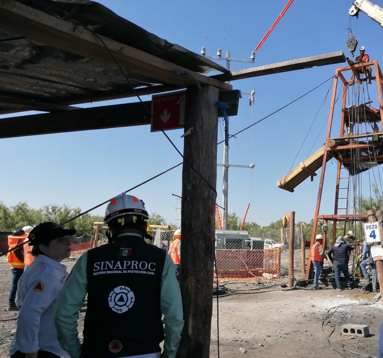 AMLO no descarta traer a rescatistas extranjeros para salvar a mineros atrapados en Coahuila