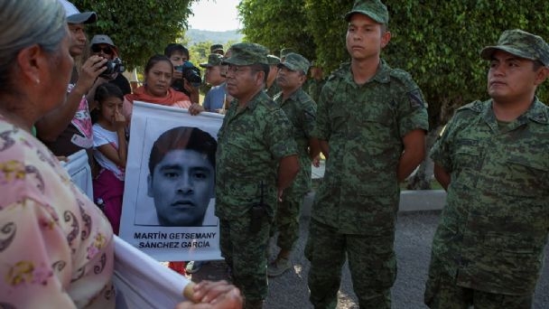 FGR va contra 83 mandos militares, soldados y policías por caso Ayotzinapa