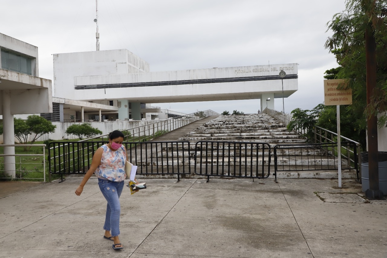 Reportan a mujer de 25 años desaparecida tras visitar una plaza de Mérida