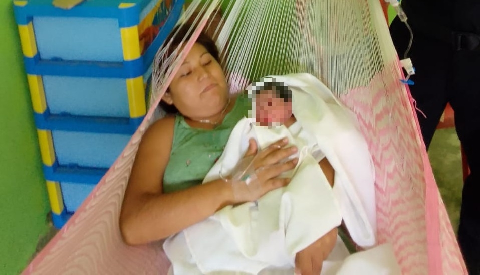 Mujer de Hunucmá no alcanza a llegar al hospital y da a luz en su hamaca