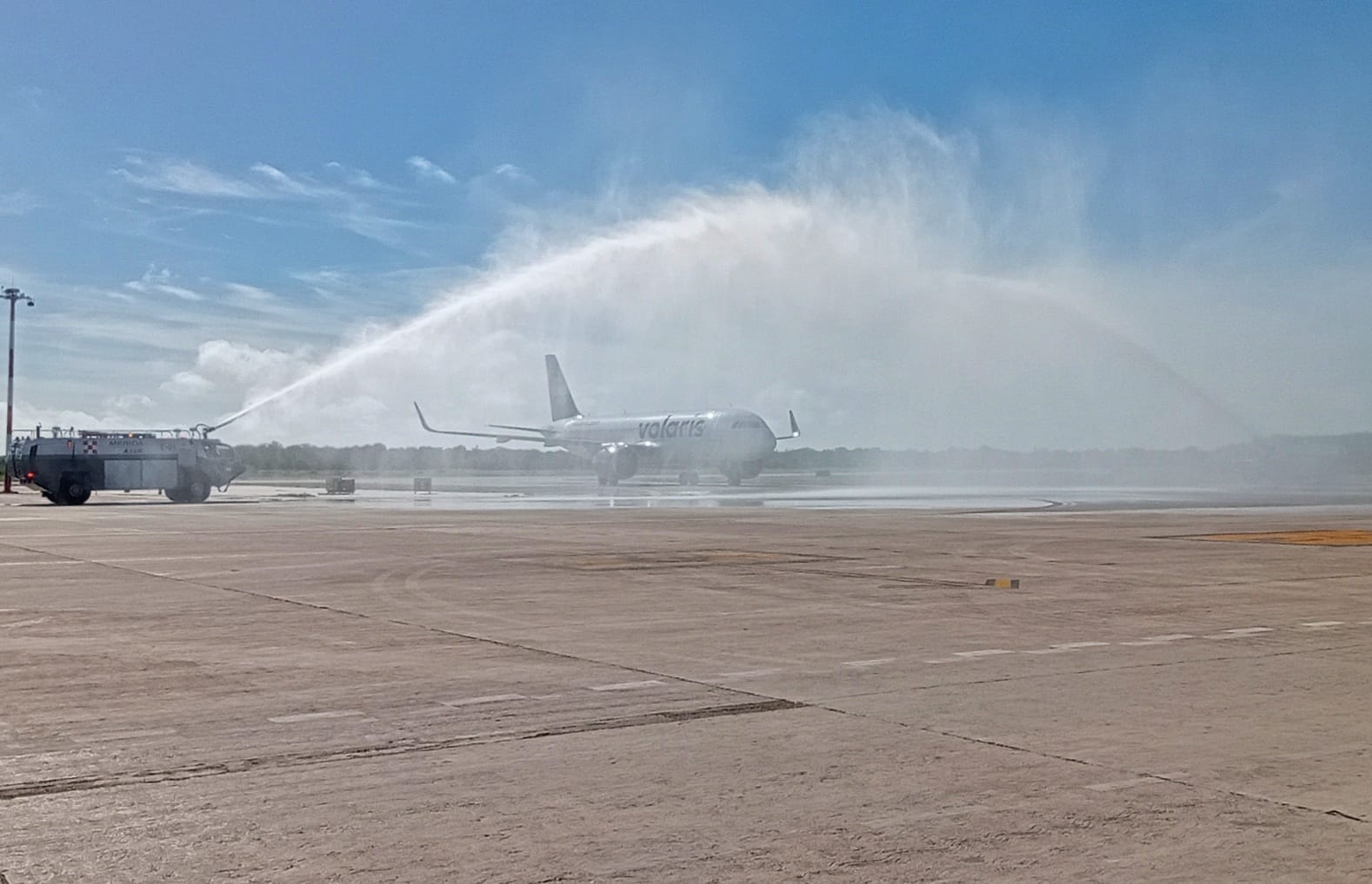 Llega el primer vuelo de Volaris del Aeropuerto Felipe Ángeles a Mérida