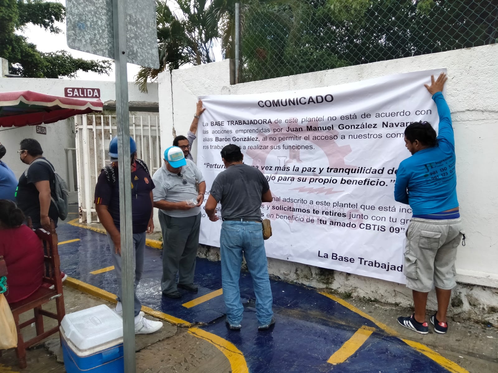 Trabajadores sindicalizados del CBTIS 9 de Campeche se manifiestan contra Director
