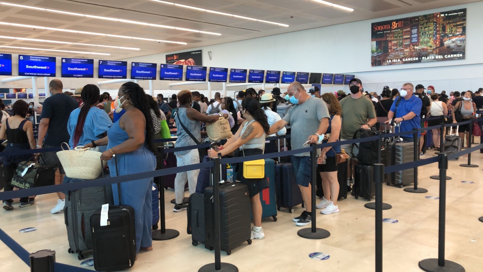Aeropuerto de Cancún supera los 600 vuelos previo al regreso a clases: VIDEO