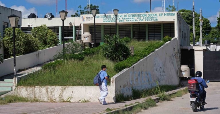 Sentencian a cuatro años de prisión a hombre por golpear a su madre y hermana en Mérida
