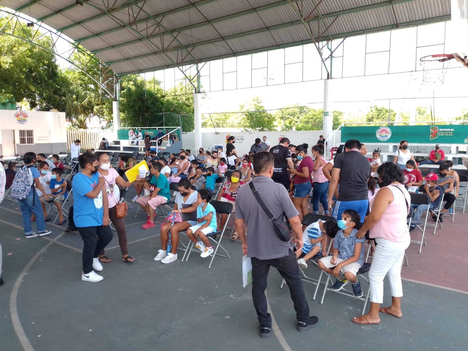 Van 390 niños vacunados contra el COVID en el deportivo 'Jacinto Canek' de Cancún: VIDEO