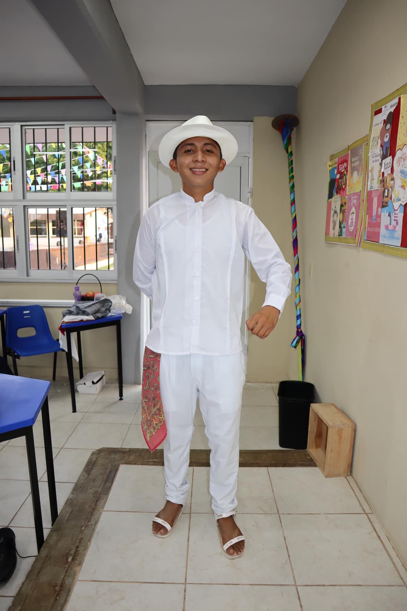 Tiktoker yucateco que enseña maya busca ganar Premio Nacional de la Juventud