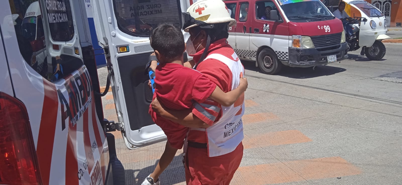 Conductor atropella a niño de 8 años que cruzaba la calle en Ciudad del Carmen