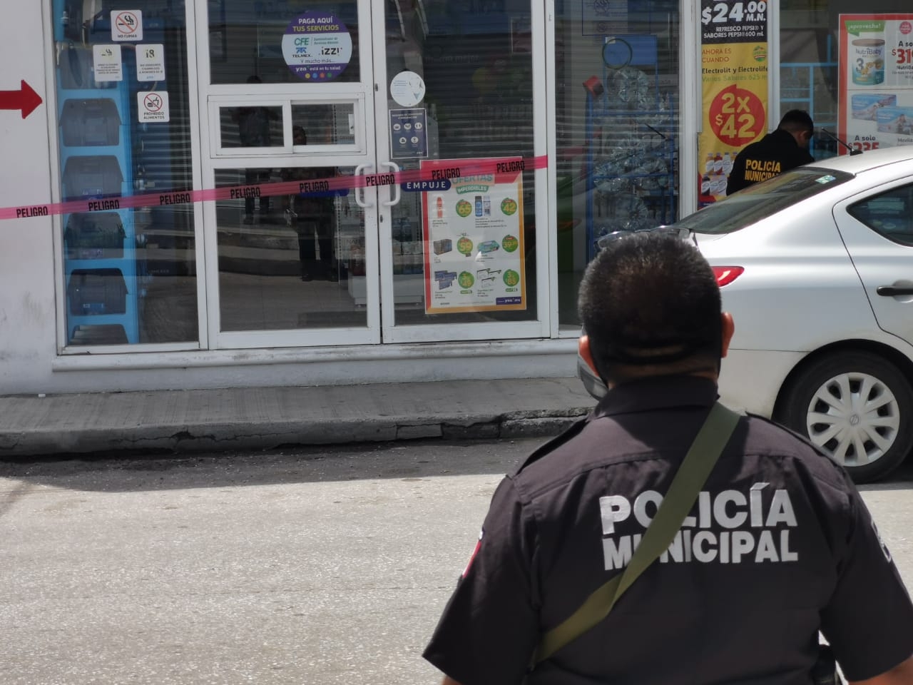 Ladrones entran a una farmacia de Ciudad del Carmen para llevarse dinero y productos