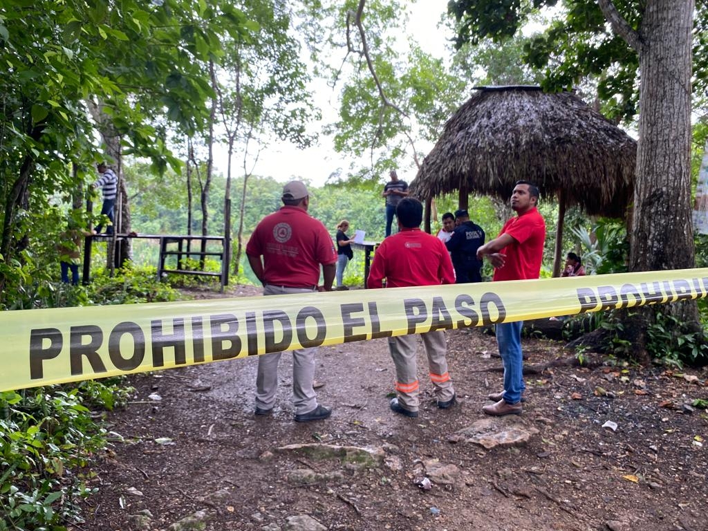 La zona del descubrimiento del cuerpo de un hombre en Carrillo Puerto fue acordonada para realizar las indagatorias correspondientes