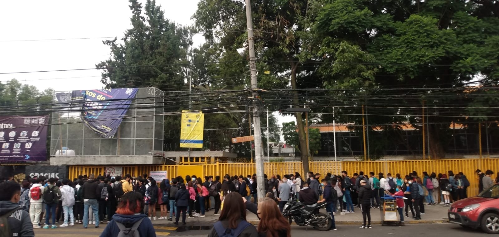 Encapuchados toman las instalaciones del CCH Azcapotzalco