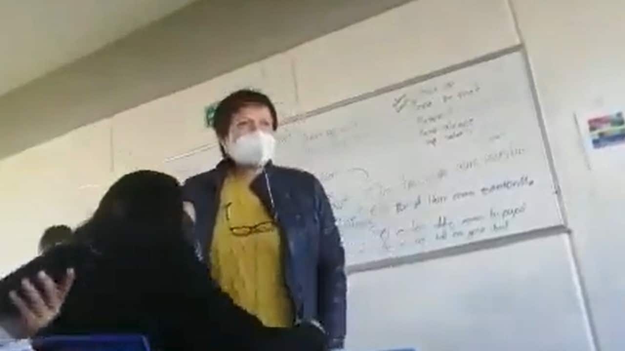 Exhiben a maestra de Puebla insultando a sus alumnos en salón de clases: VIDEO