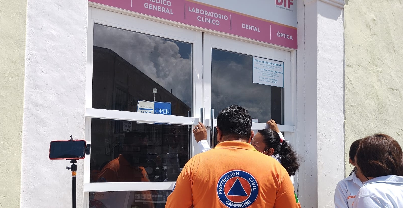 Juez emite amparo para la reapertura de la farmacia de Eliseo Fernández, exalcalde de Campeche