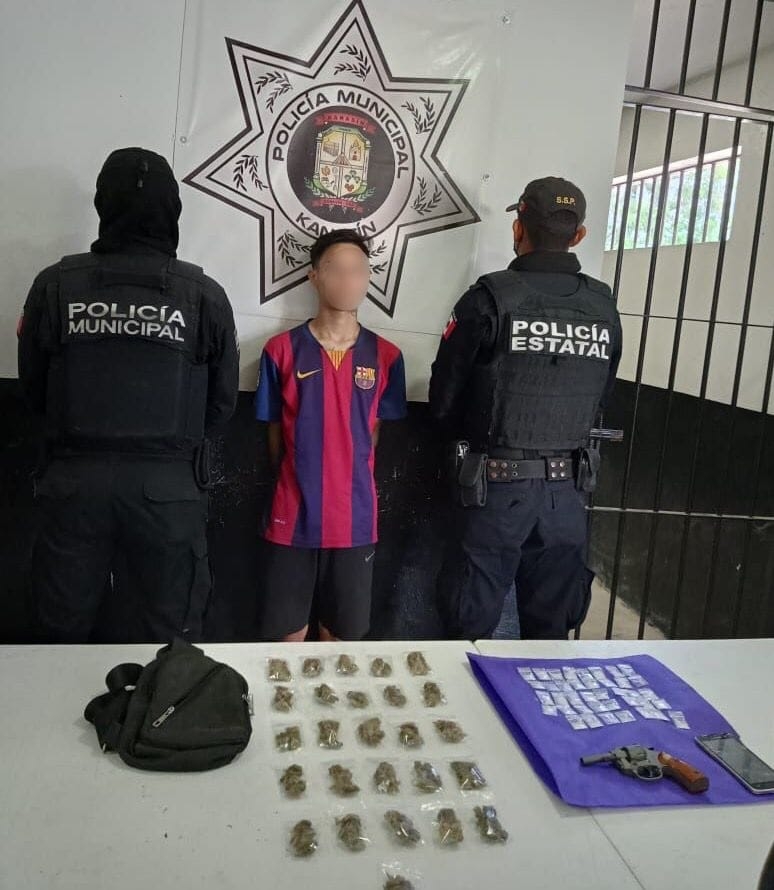 Detienen a un joven de 20 años con una pistola y droga en Kanasín