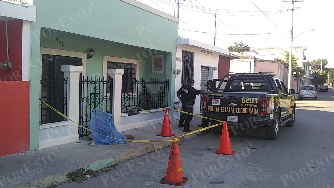 Hombre muere en la puerta de una casa frente a los terrenos de La Plancha en Mérida