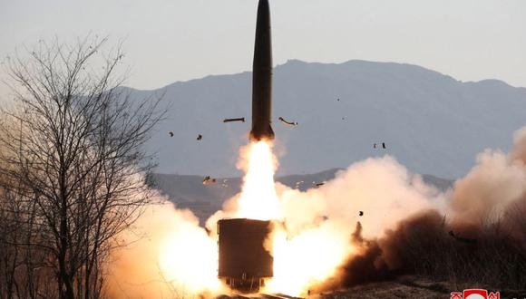 Corea del Norte dispara un misil balístico cerca del mar de Japón