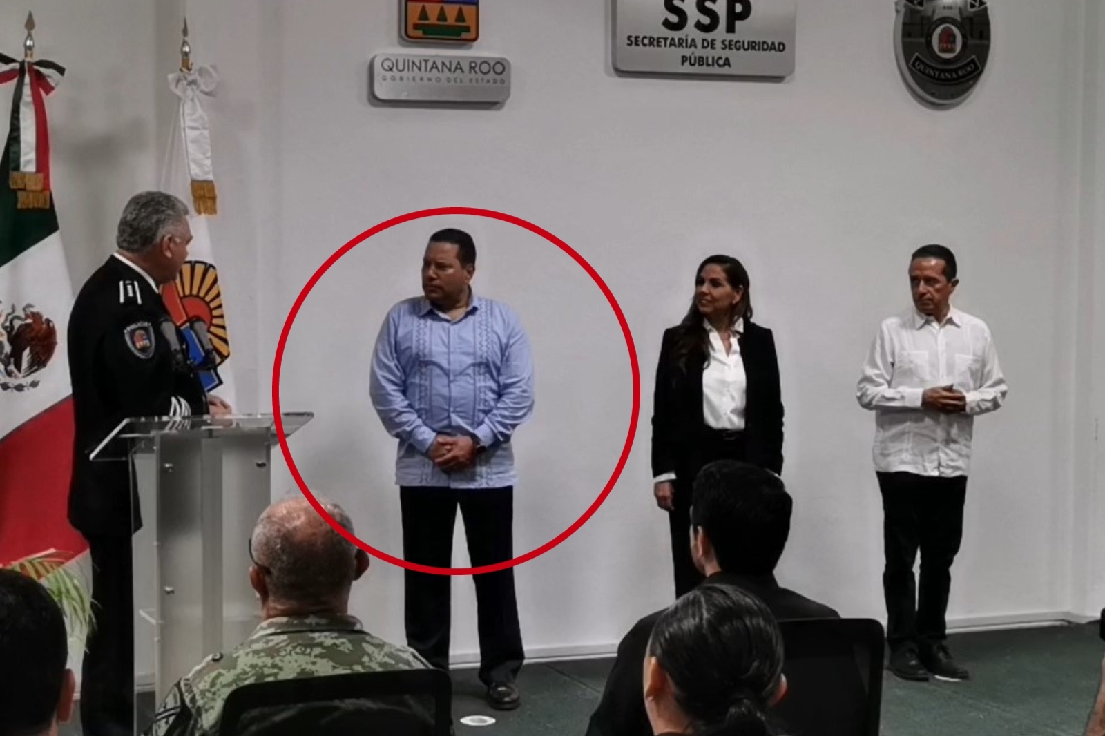 Manelich Castilla Craviotto recibió la placa policial que lo acredita como el nuevo secretario de Seguridad Pública de Quintana Roo