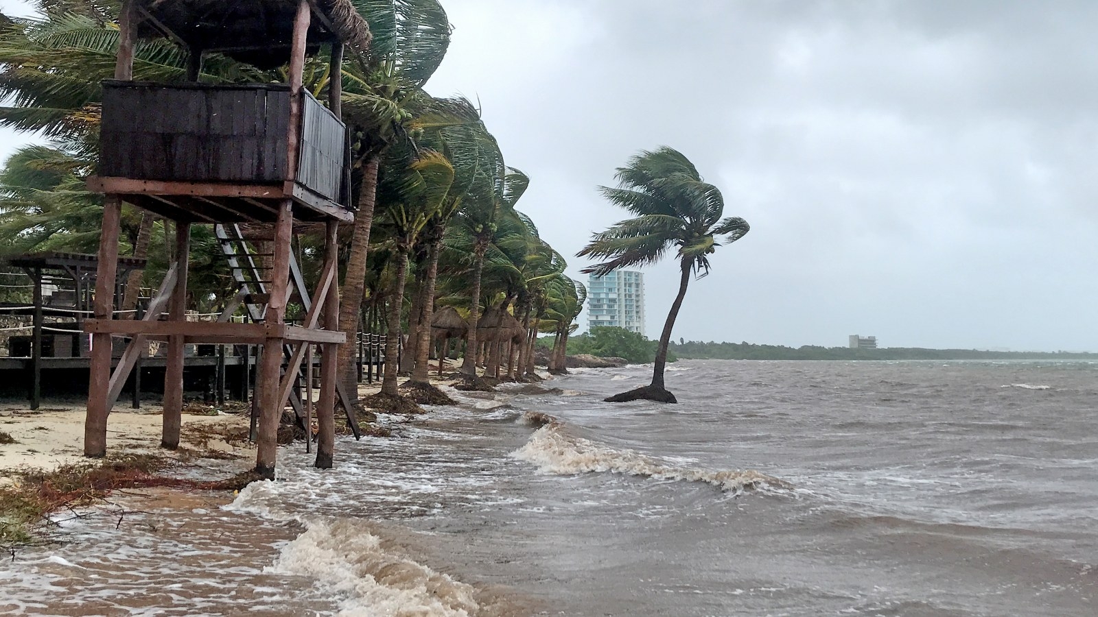 Se esperan lluvias por la Depresión Tropical en el Golfo de México en Yucatán