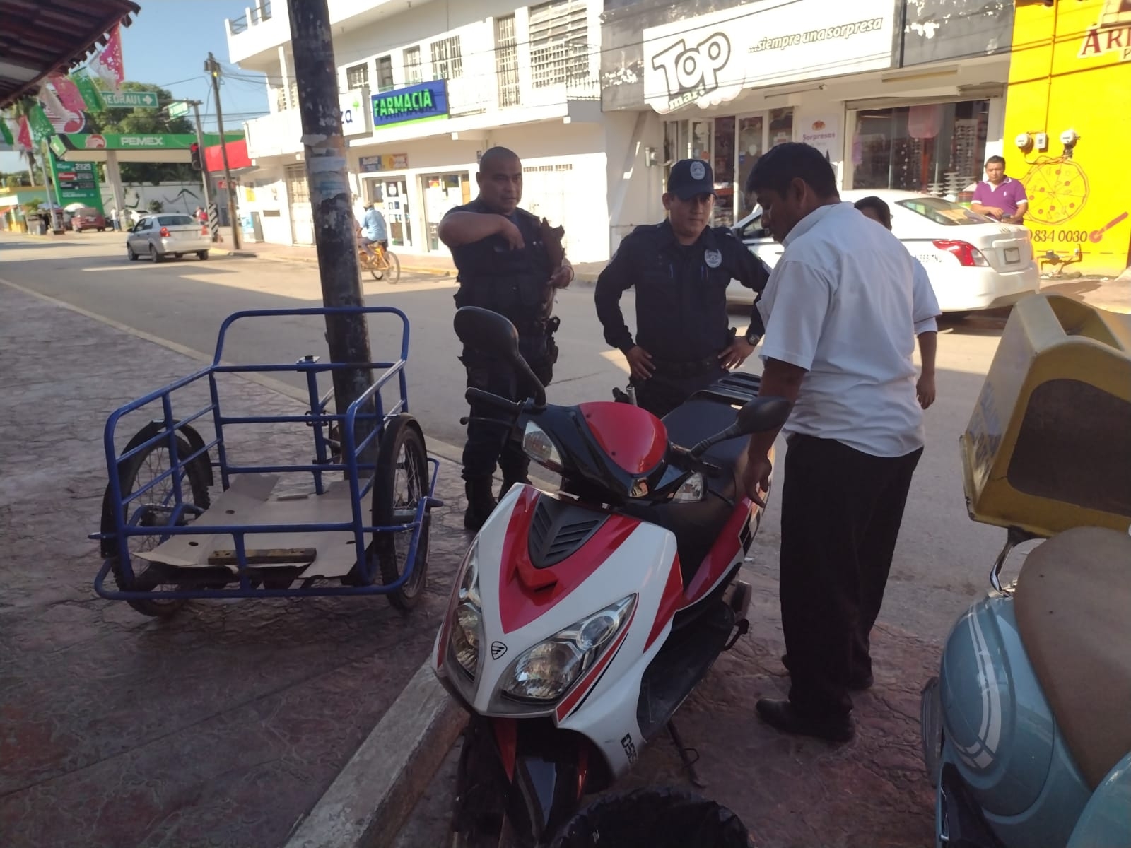 Conductor se confunde y se lleva otra moto en Carrillo Puerto; la suya quedó en el mercado