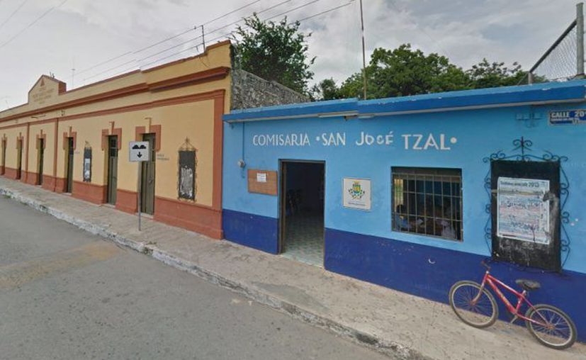 Madres denuncian plaga de pulgas y garrapatas en una primaria de San José Tzal en Mérida